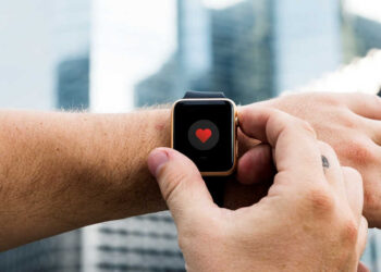 Digital wrist watch