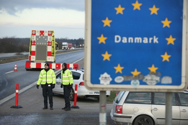 Denmark re-introducing border controls photo